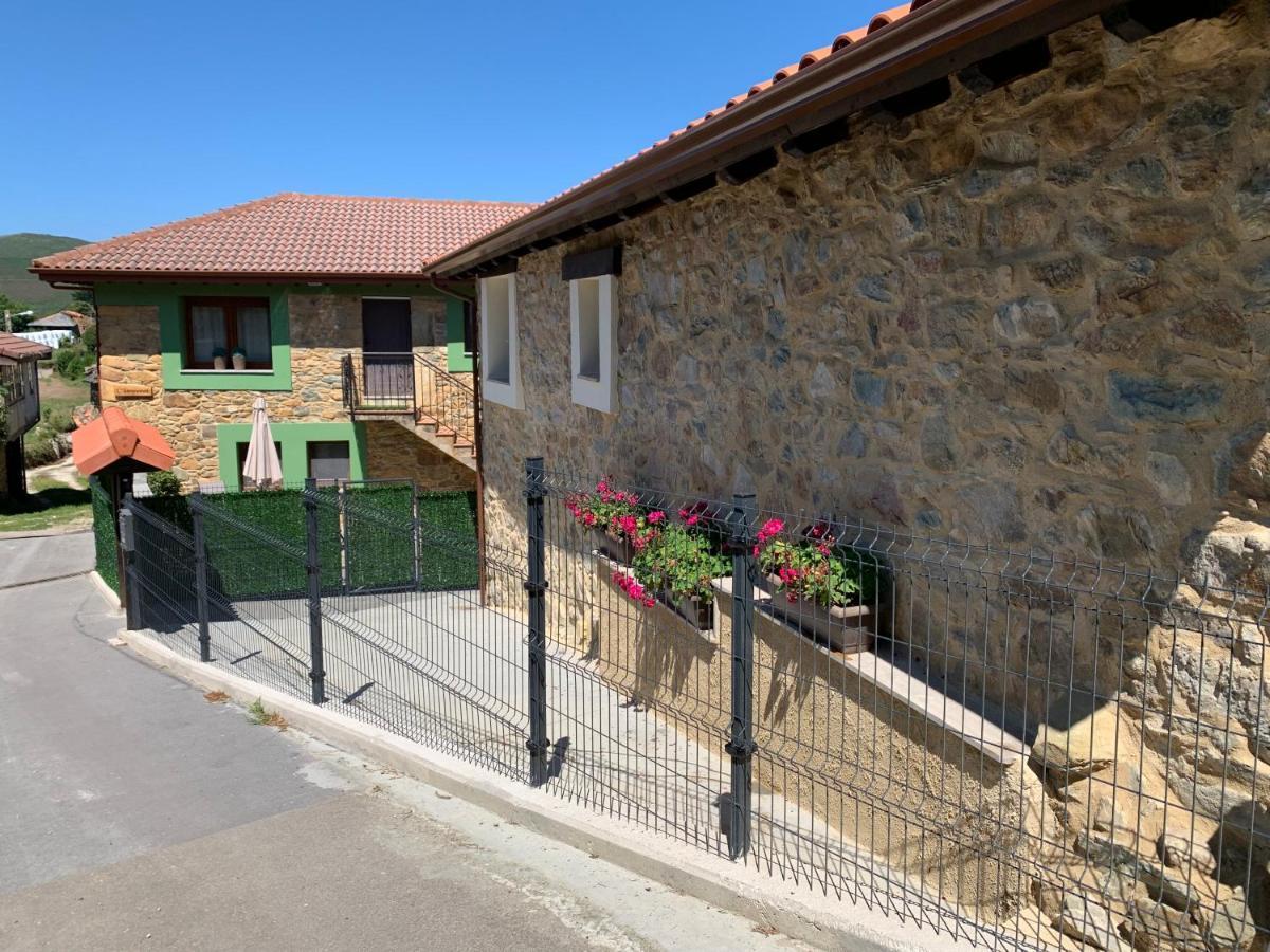 הוילה Biescas  C'Genoveva Complejo Turistico Rural Caleacabo מראה חיצוני תמונה